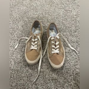 DOLCE VITA Women’s Gold Sneakers Size 8.5